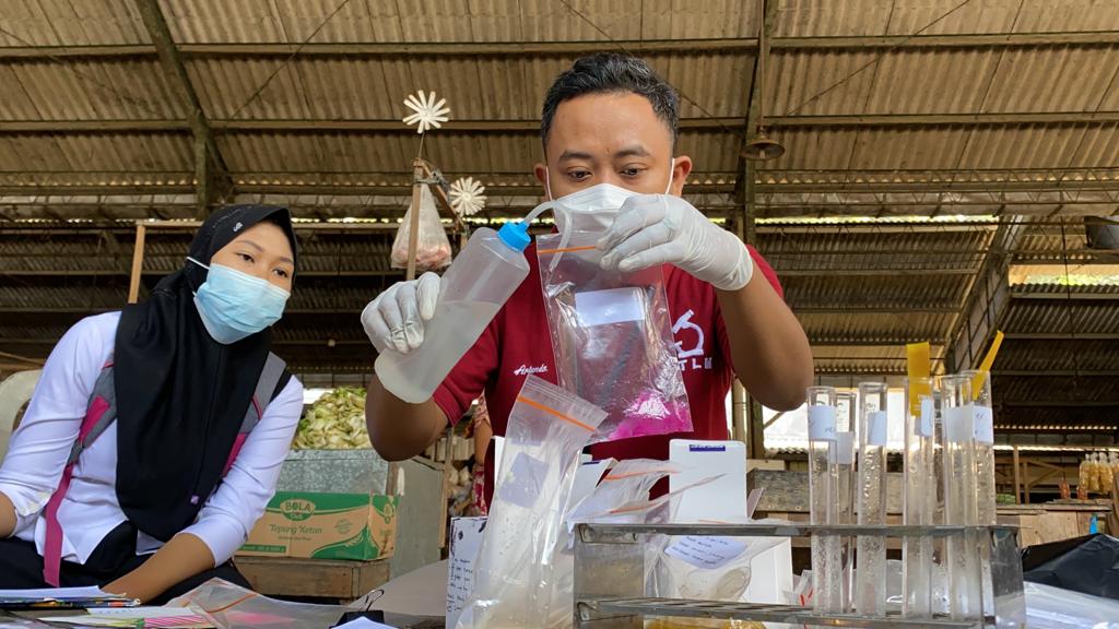 Sidak Pasar Di Batang Petugas Temukan Bahan Pangan Mengandung Rhodamin