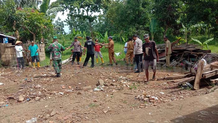 Hujan Lebat Satu Rumah Roboh