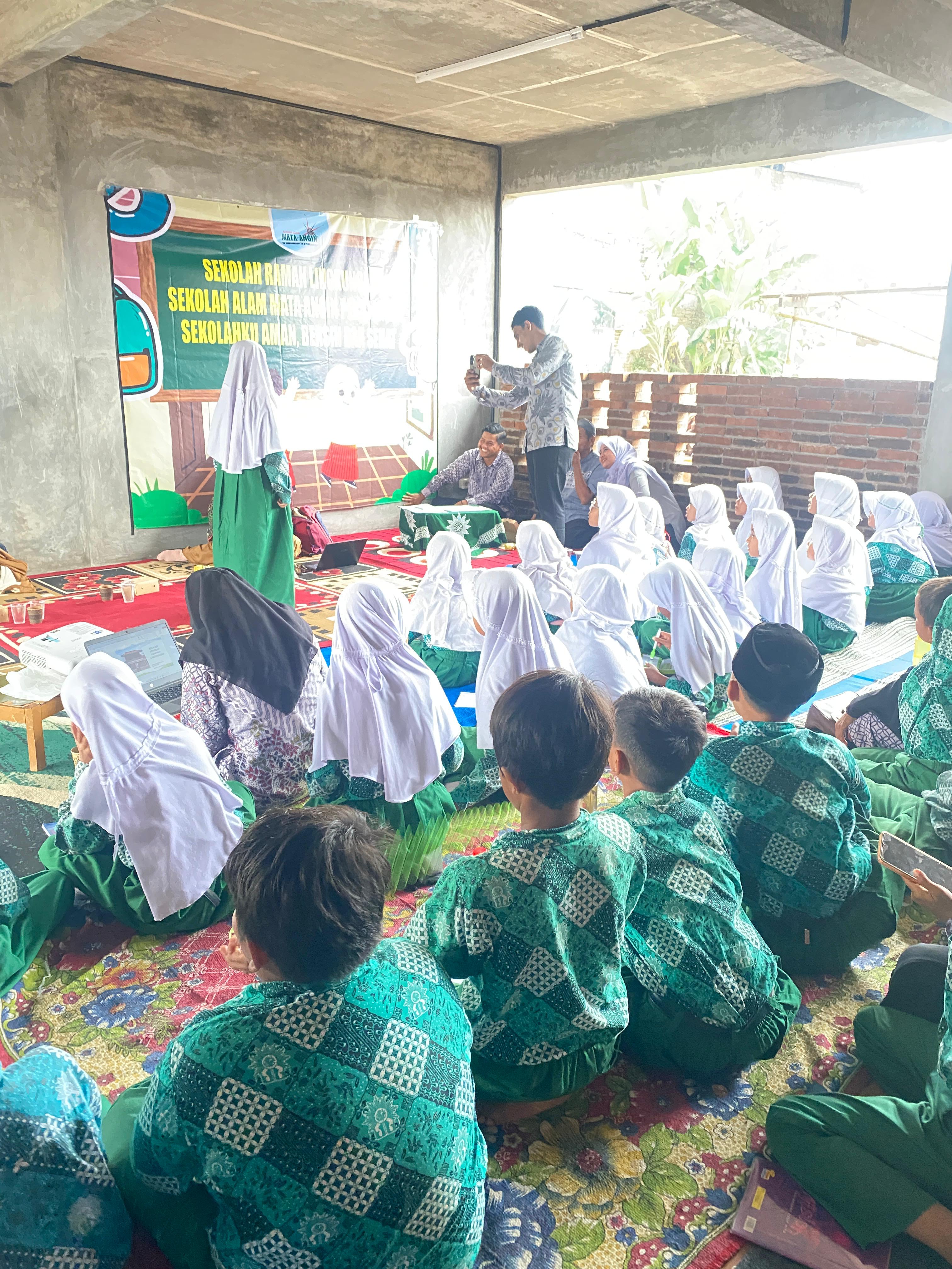 Sekolah Alam Mata Angin Pekajangan Kenalkan Program Ramah Lingkungan kepada Wali Siswa