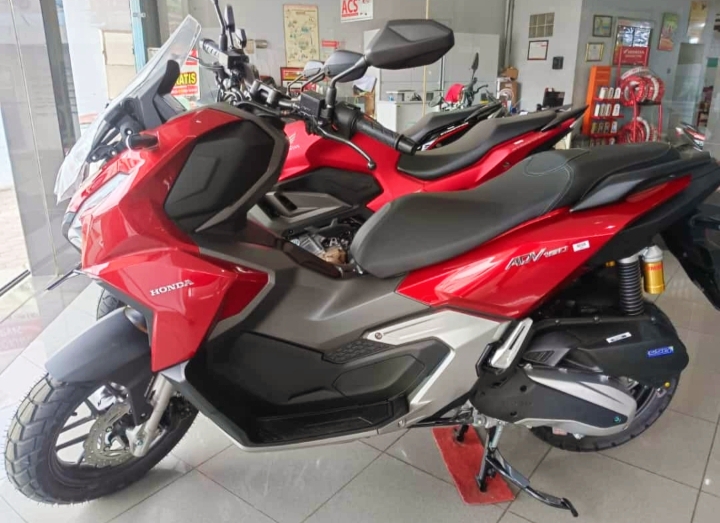 Memiliki Spek Gahar, Segini Cicilan dan Harga Terbaru Honda ADV 160 2024