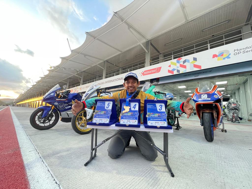 Pebalap Jawa Tengah Bawa Gelar Bergengsi bLU cRU Yamaha Sunday Race 2023