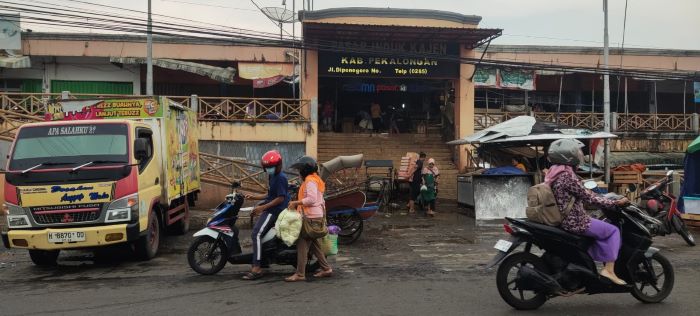 Pedagang Pasar Kajen Pekalongan Tolak Pasar Direlokasi ke Sinangohprendeng