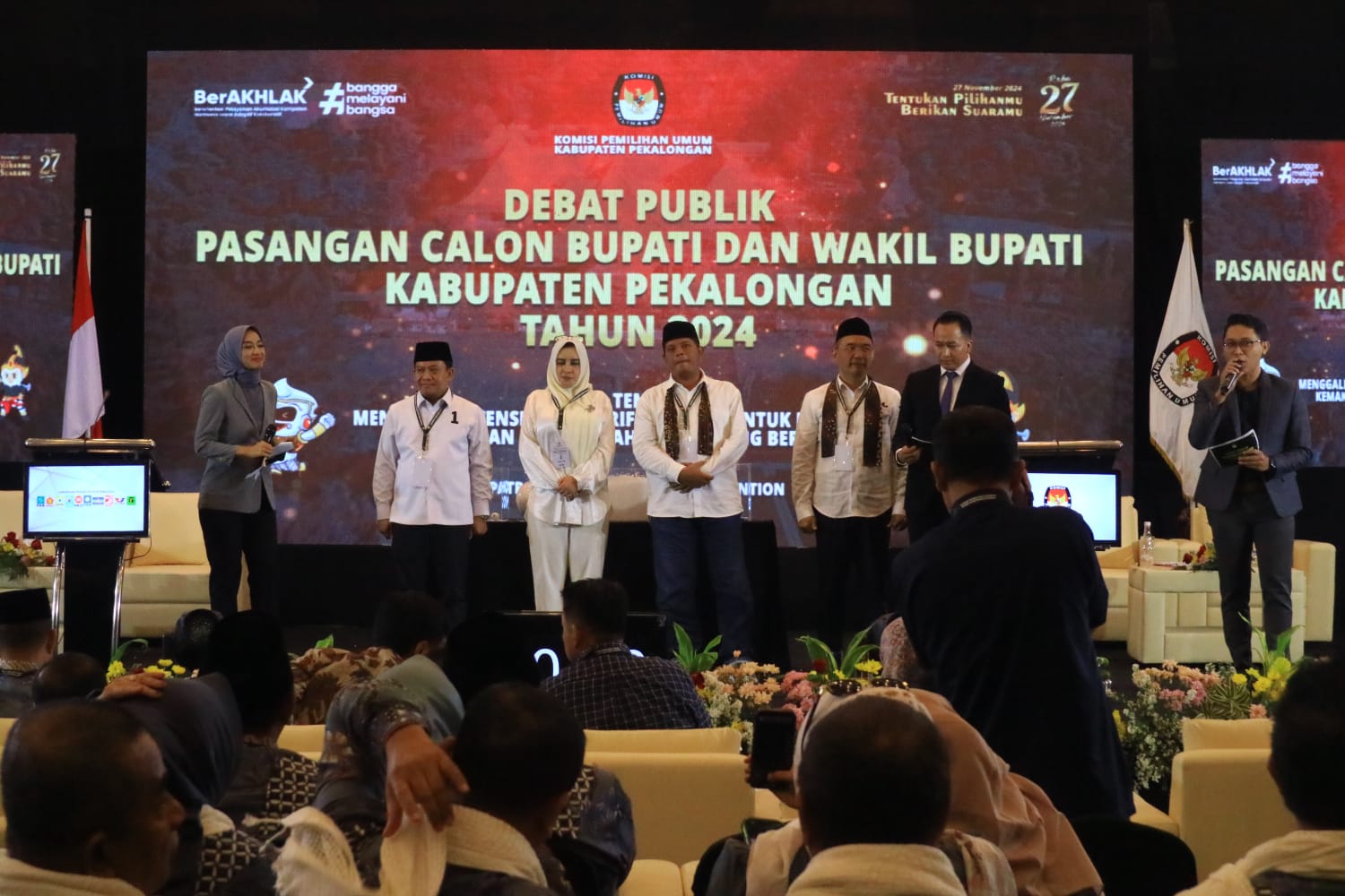 Debat Publik, Paslon Cabup- Cawabup Kabupaten Pekalongan Paparkan Visi Misi