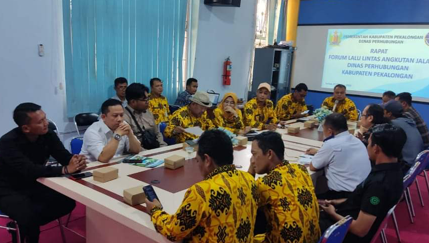 Forum LLAJ Sepakati Truk Proyek Beroperasi Pukul 8 Pagi