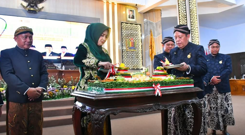 Rapat Paripurna Hari Jadi ke-403, Bupati Fadia: Saatnya Tumandang Bareng Membangun Kabupaten Pekalongan