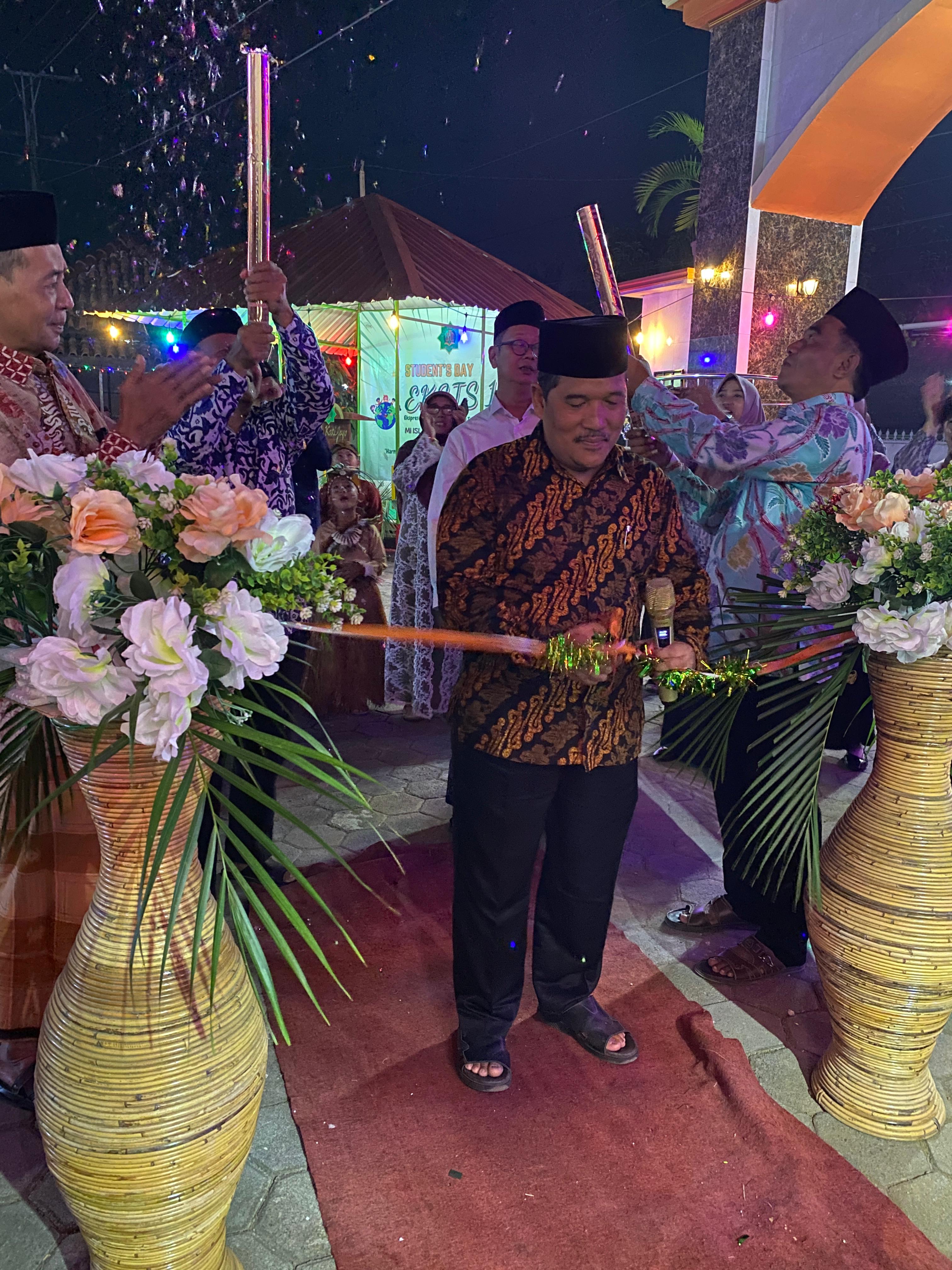 Perdana! MII Pringlangu Takhasus Gelar Student's Day Eksis 