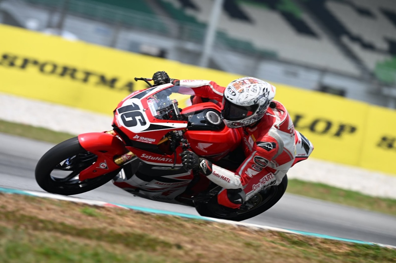 Dari Posisi 30, Rheza Danica Tembus Podium ARRC Sepang
