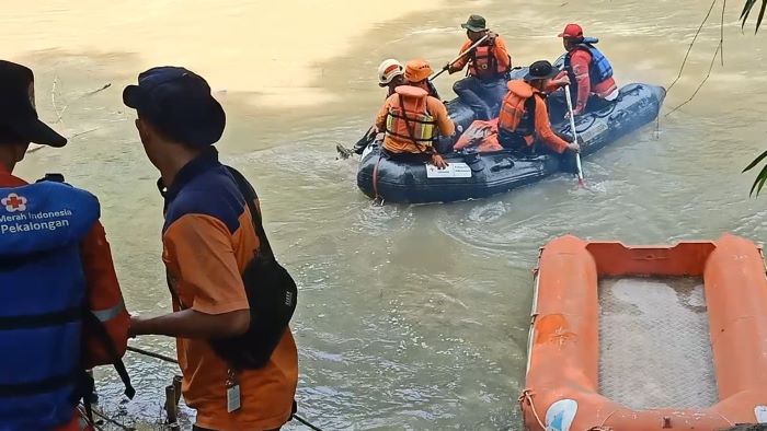 Tim SAR Gabungan Terjunkan 6 Perahu Karet, Pencarian Bocah Tenggelam Hingga ke Muara Pekalongan