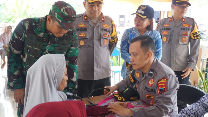 TNI-Polri Baksos Pelayanan Kesehatan Gratis di Pegunungan Kabupaten Pekalongan