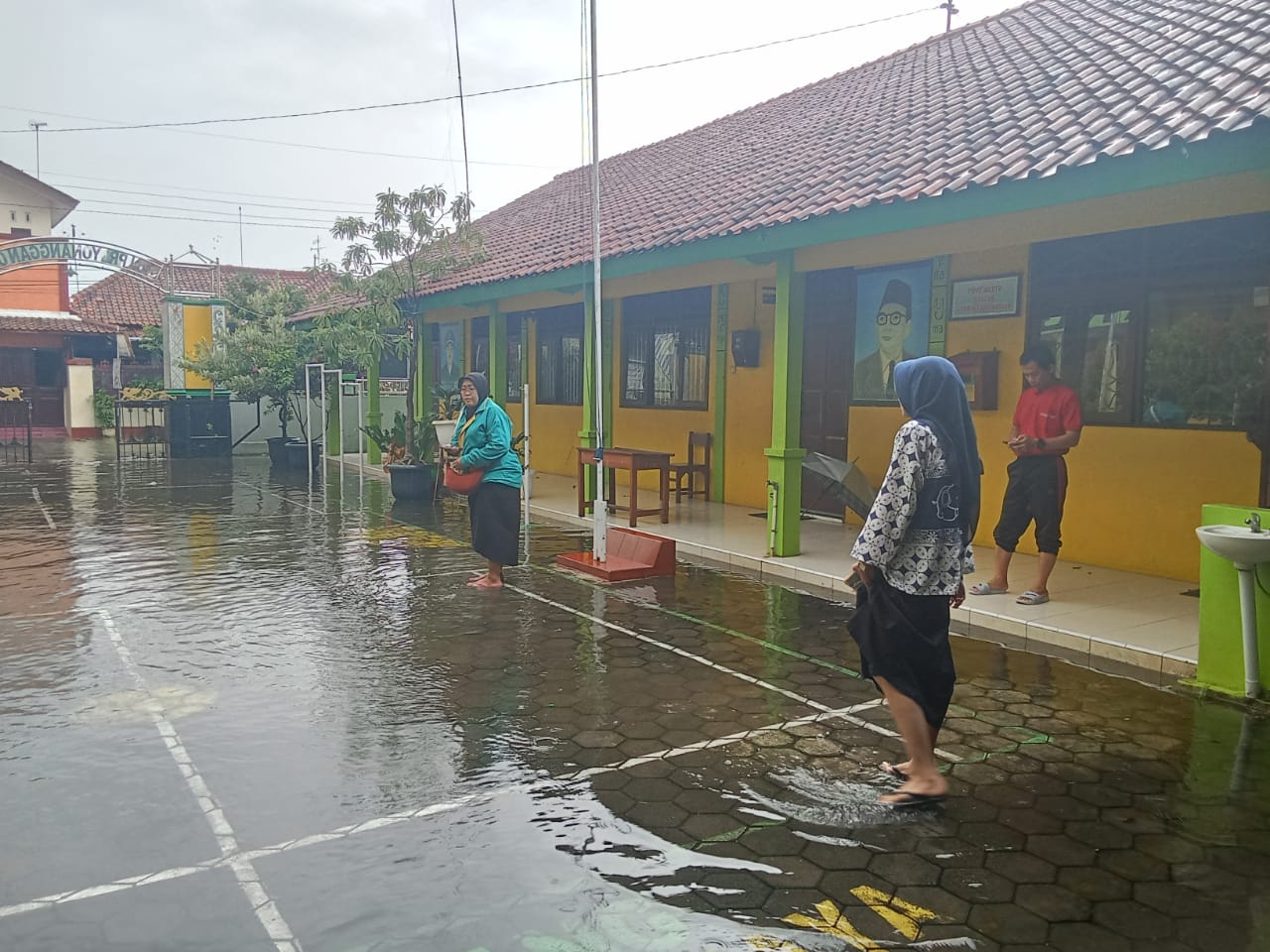 Disdikbud Batang Izinkan Sekolah Gelar Pembelajaran di Rumah selama Banjir, Demi Keamanan Siswa dan Guru