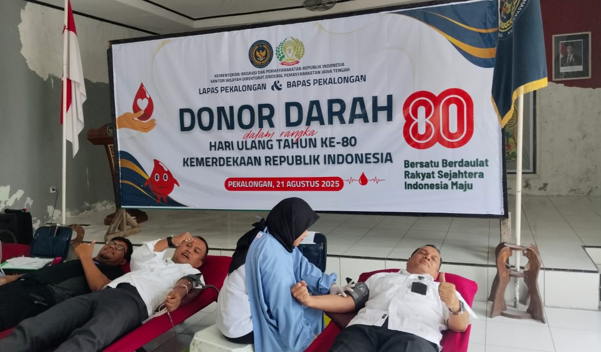 Kalapas Pekalongan dan Pegawai Gelar Donor Darah Peringati HUT ke-80 RI