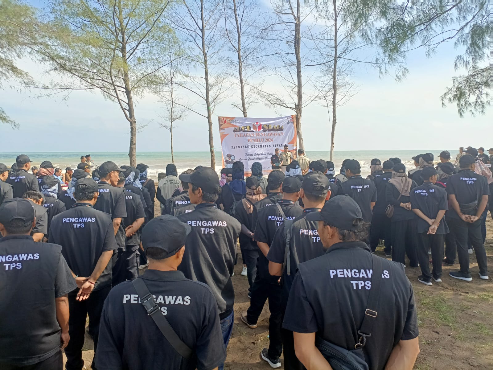 Apel Siaga Pengawasan Pemilu Lanjut Tanam Mangrove Di Siwalan Bawaslu