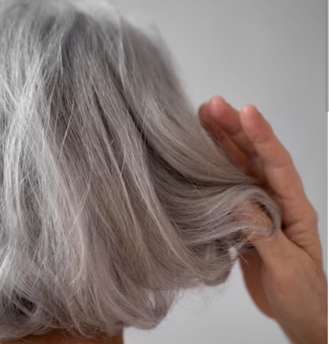 Inilah 2 Minyak Penghitam Rambut di Indomaret Terbaik Untuk Menghitamkan Uban! Rambut Putih Hilang Selamanya