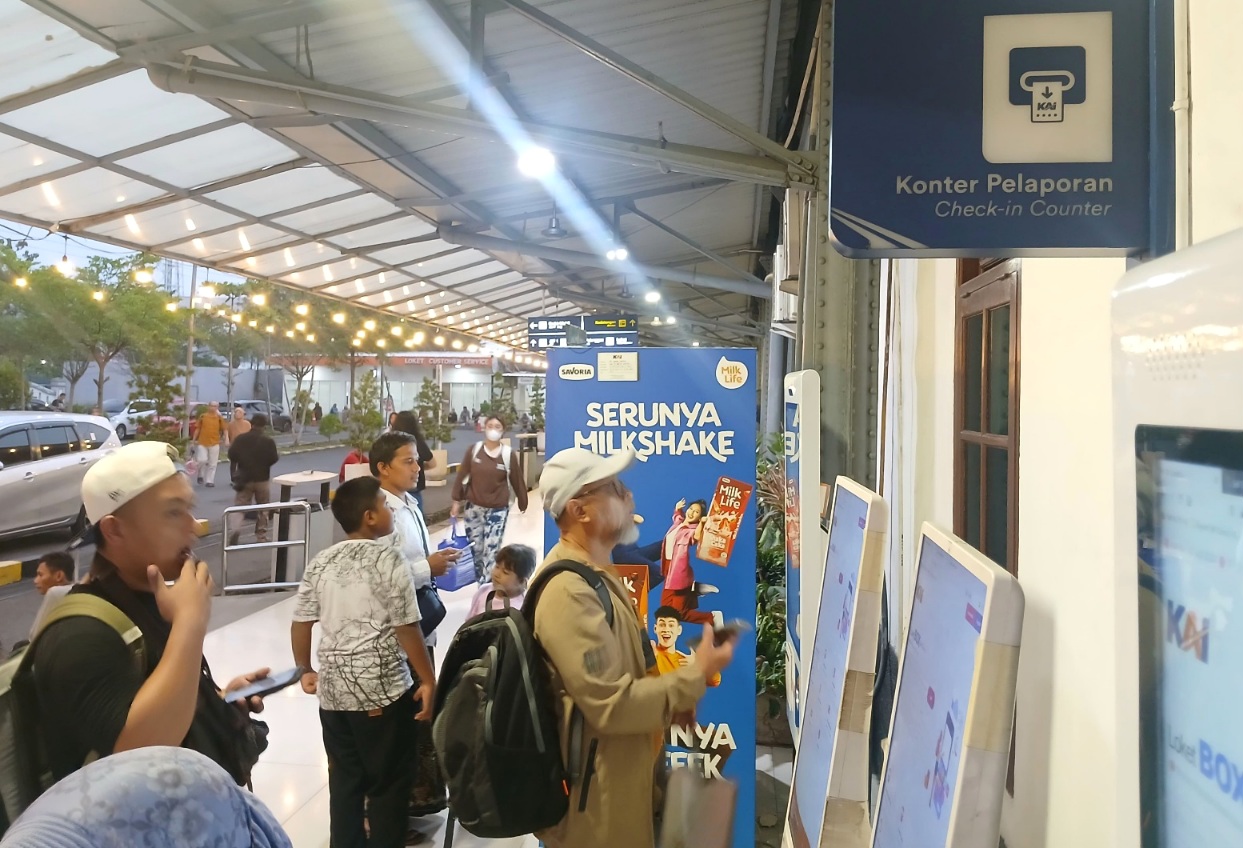 16 Ribu Lansia Manfaatkan Tarif Reduksi KAI 20 Persen di Stasiun Pekalongan