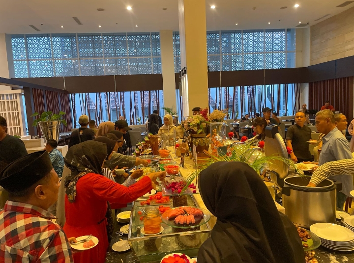 Hotel Santika Pekalongan Hadirkan Semarak Ramadhan, Pengalaman Berbuka Puasa Sepuasnya Sambil Bisa Berdonasi