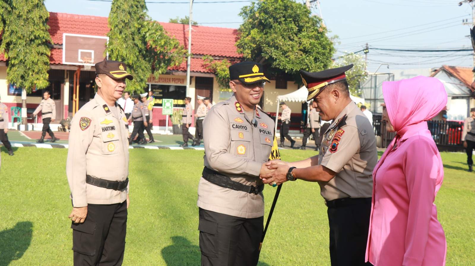 Wakapolres Batang Kini Berpangkat AKBP, Kapolres: Kenaikan Pangkat Pengabdian Pengakuan atas Dedikasi Personil