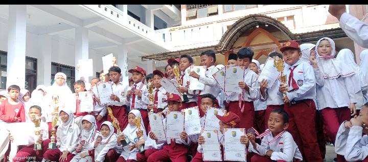 Tutup Bulan September, SD Muhammadiyah 01 KP Borong Prestasi