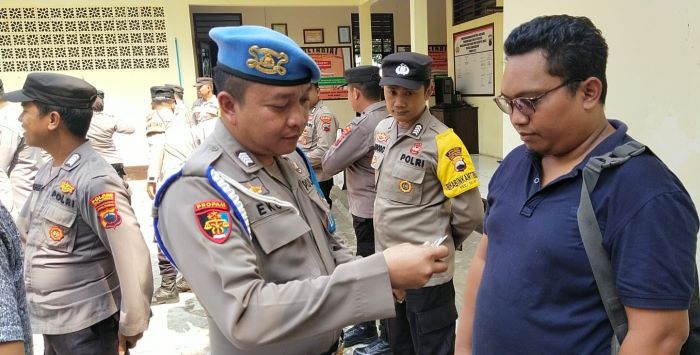 Propam Polres Pekalongan Sidak Gaktibplin Personel di 5 Polsek