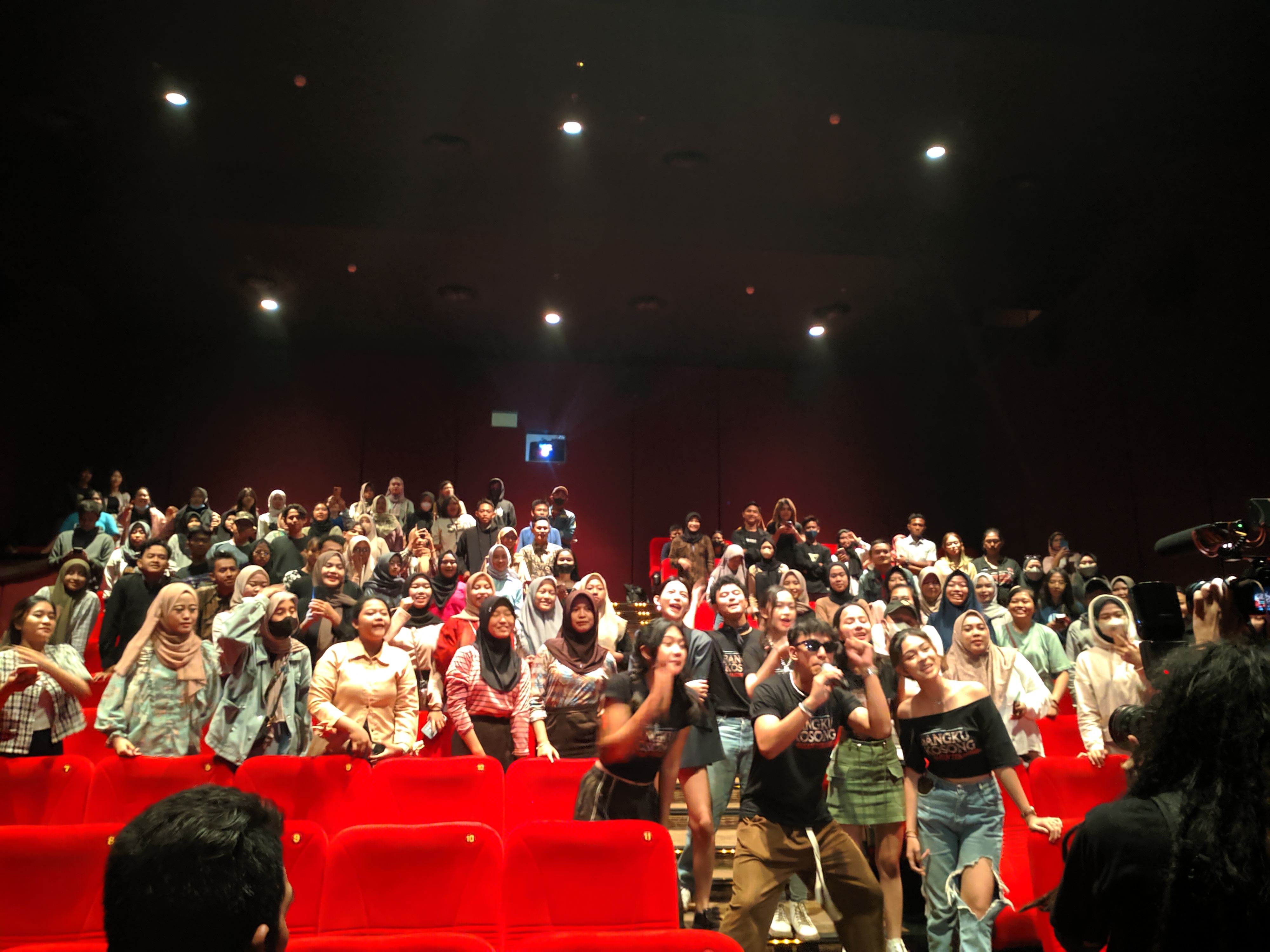 Para Pemain Film Bangku Kosong: Ujian Terakhir Hadir Sapa Penonton di Bioskop Pekalongan