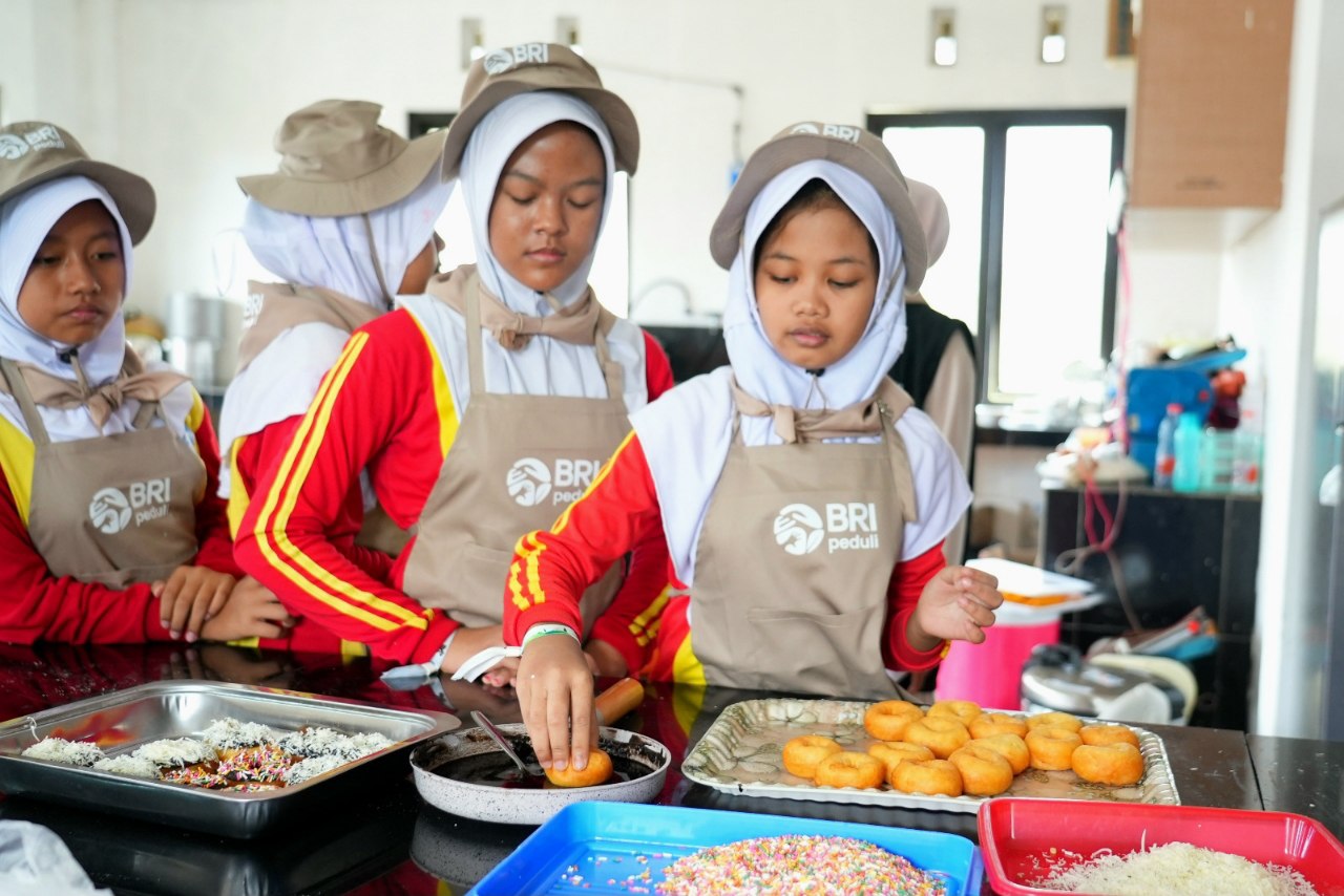 Peringati Hari Anak Nasional, BRI Peduli Dukung Pendidikan Karakter Anak lewat Kegiatan Agroedukasi bagi Siswa