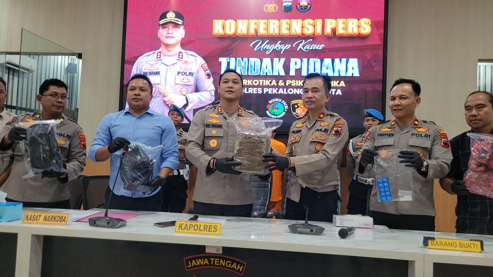 Satresnarkoba Polres Pekalongan Kota Gagalkan Peredaran Ganja 3 Kg, 30 Ribu Generasi Muda Terselamatkan