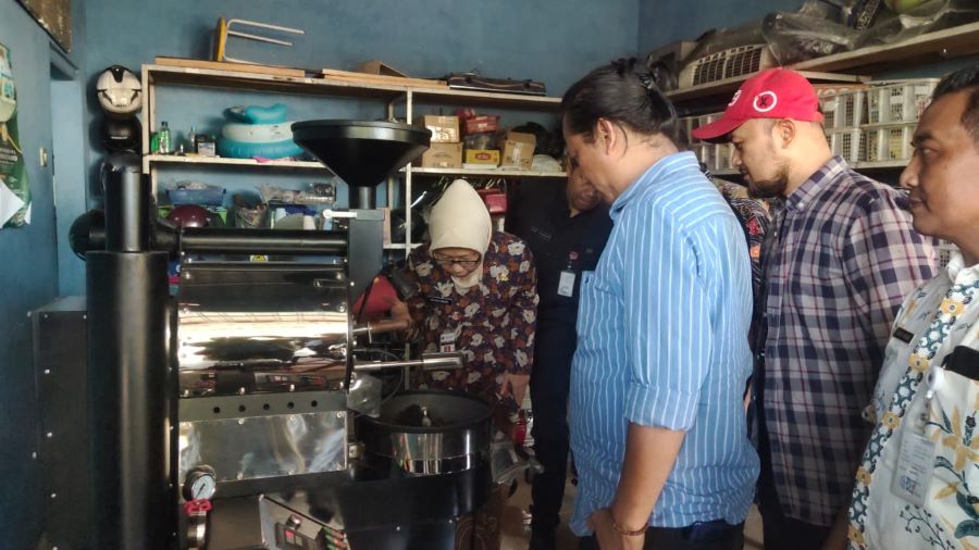 Disperindag Jateng Beri Bantuan Mesin Pengolah Kopi ke Kluster Kopi Kabupaten Pekalongan