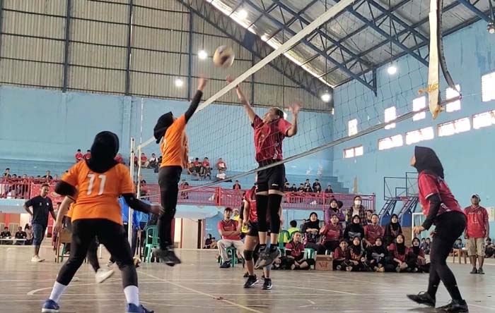 18 Tim Ikuti Turnamen Voli Kapolres Cup