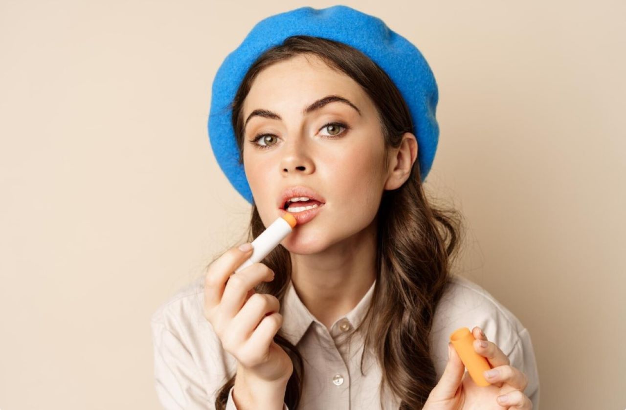 6 Merk Tinted Lip Balm untuk Mencerahkan Bibir yang Hitam, Bikin Cantik 
