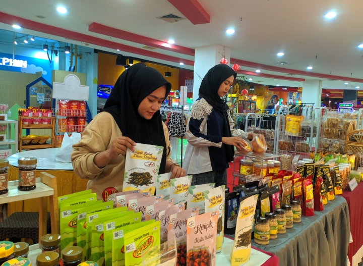 Puluhan Produk Lokal UMKM Hadir Ramaiakan Pameran Bazar Pekalongan Raya 