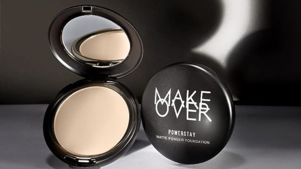 Top 5 Bedak yang Cocok untuk Kulit Berminyak dan Tahan Lama Murah Harganya