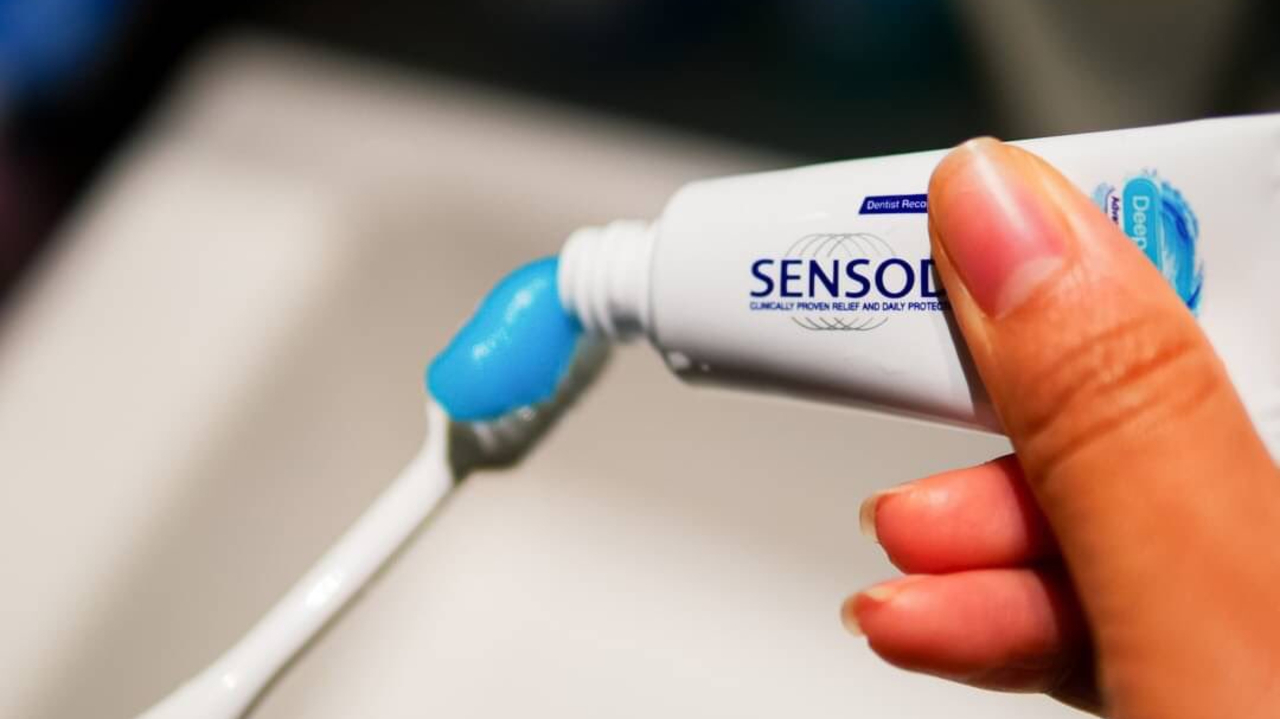 5 Pasta Gigi Pemutih Gigi Kuning Terbaik yang Aman 