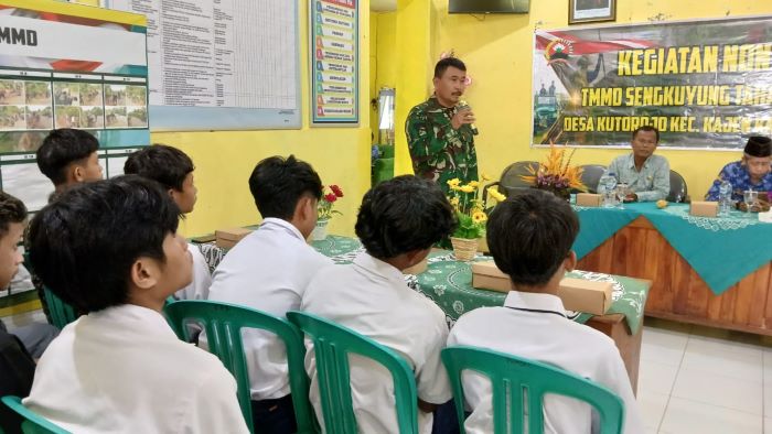 Danramil Kajen Isi Penyuluhan Wawasan Kebangsaan di Lokasi TMMD Sengkuyung II di Desa Kutorojo