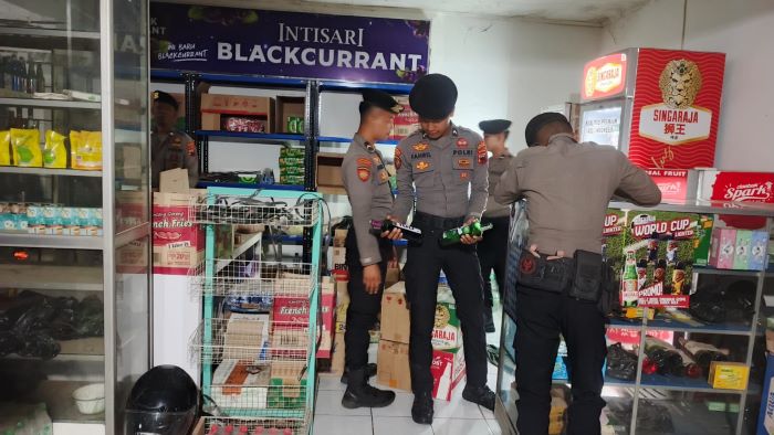 Toko Miras di Pusat Kota Kajen Digerebek Polisi