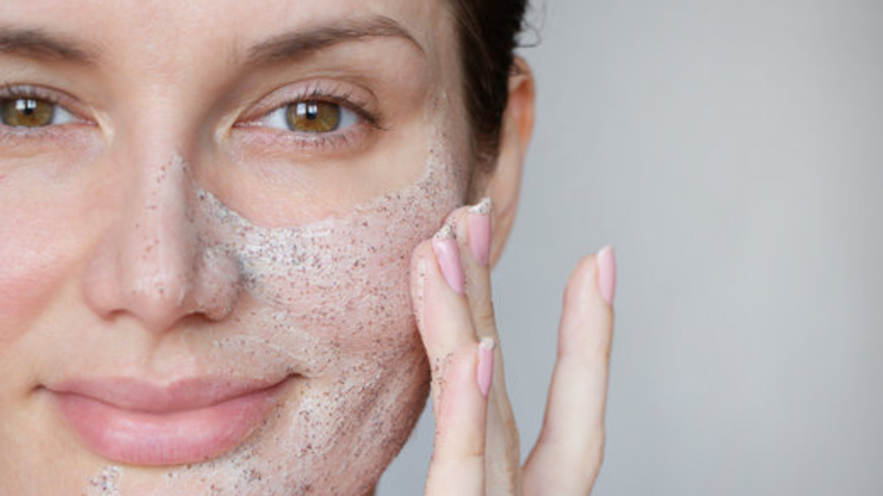 3 Cara Pemakaian Air Beras untuk Wajah yang Benar, Rahasia Glowing Dari Rumah Aja!