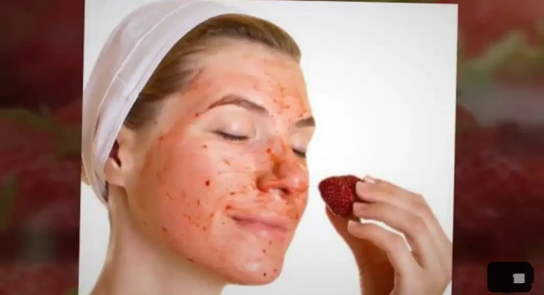 5 Manfaat Strawberry untuk Wajah yang Jarang Diketahui, Hilangkan Noda Hitam dan Bikin Kencang Bebas Kerutan