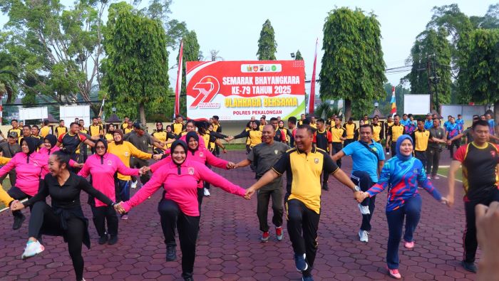 Semarakkan Hari Bhayangkara Ke-79, TNI-Polri dan Instansi Pemerintahan di Pekalongan Olahraga Bersama