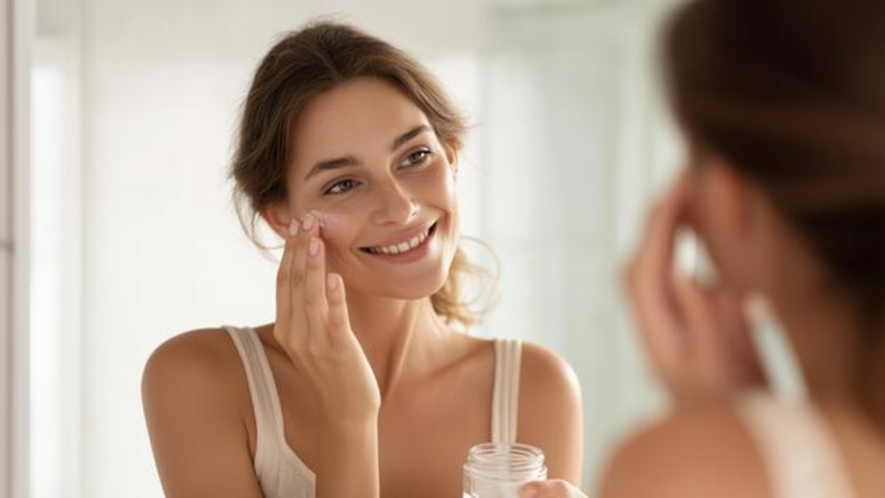 4 Merk Sunscreen untuk Flek Hitam Menahun yang Cocok Dipakai Usia 40 Tahunan