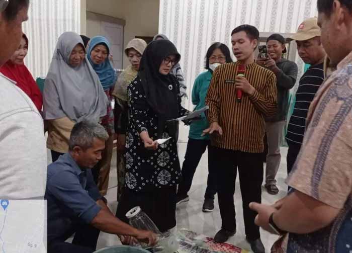 Kelompok Tani Dilatih Buat Pestisida Nabati dan Pupuk Organik