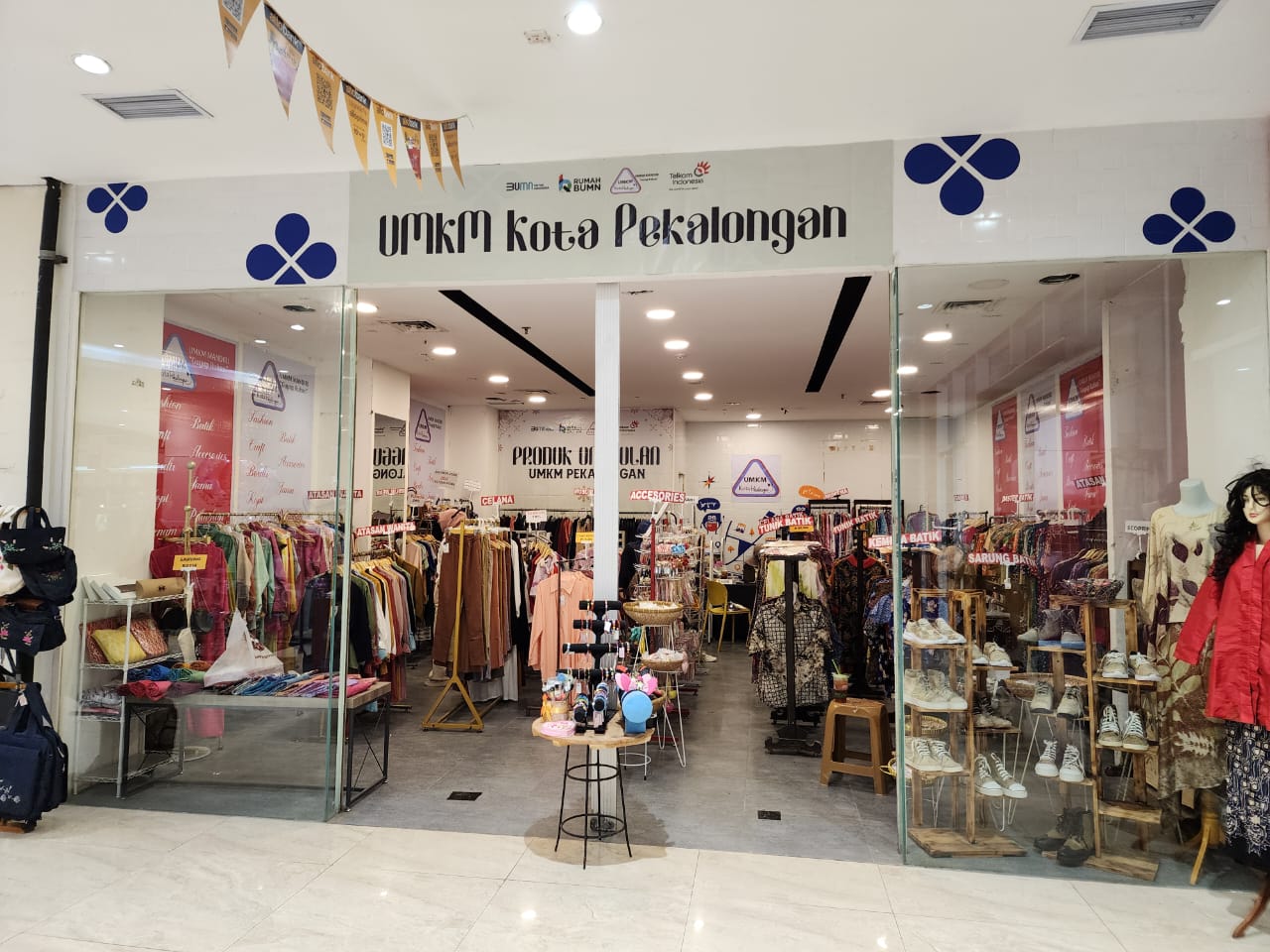 Pojok UMKM Kota Pekalongan Kini Terdisplay Apik di Mall Transmart 