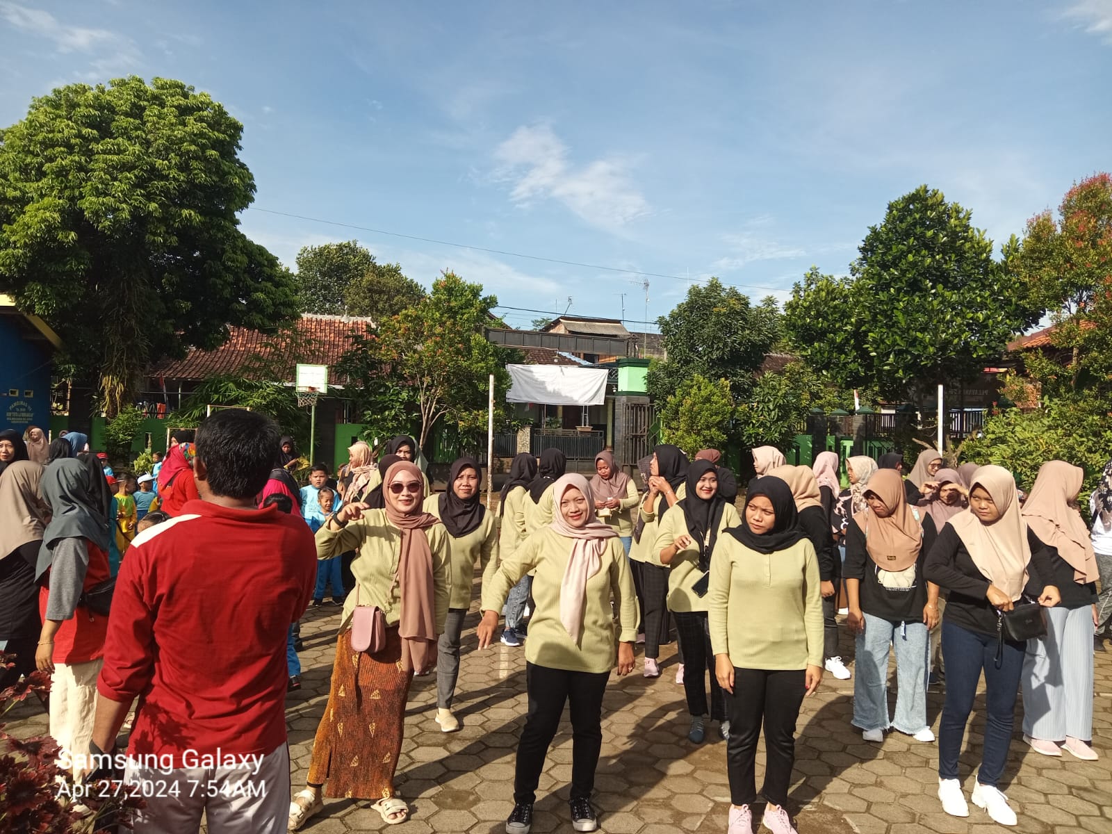Ratusan Pendidik, Pelajar Hingga Wali Murid Meriahkan Festival Gugus Melati Subah