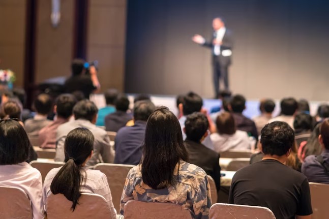 10 Jenis Seminar Public Speaking yang Wajib Kamu Kunjungi, Catat Ini!