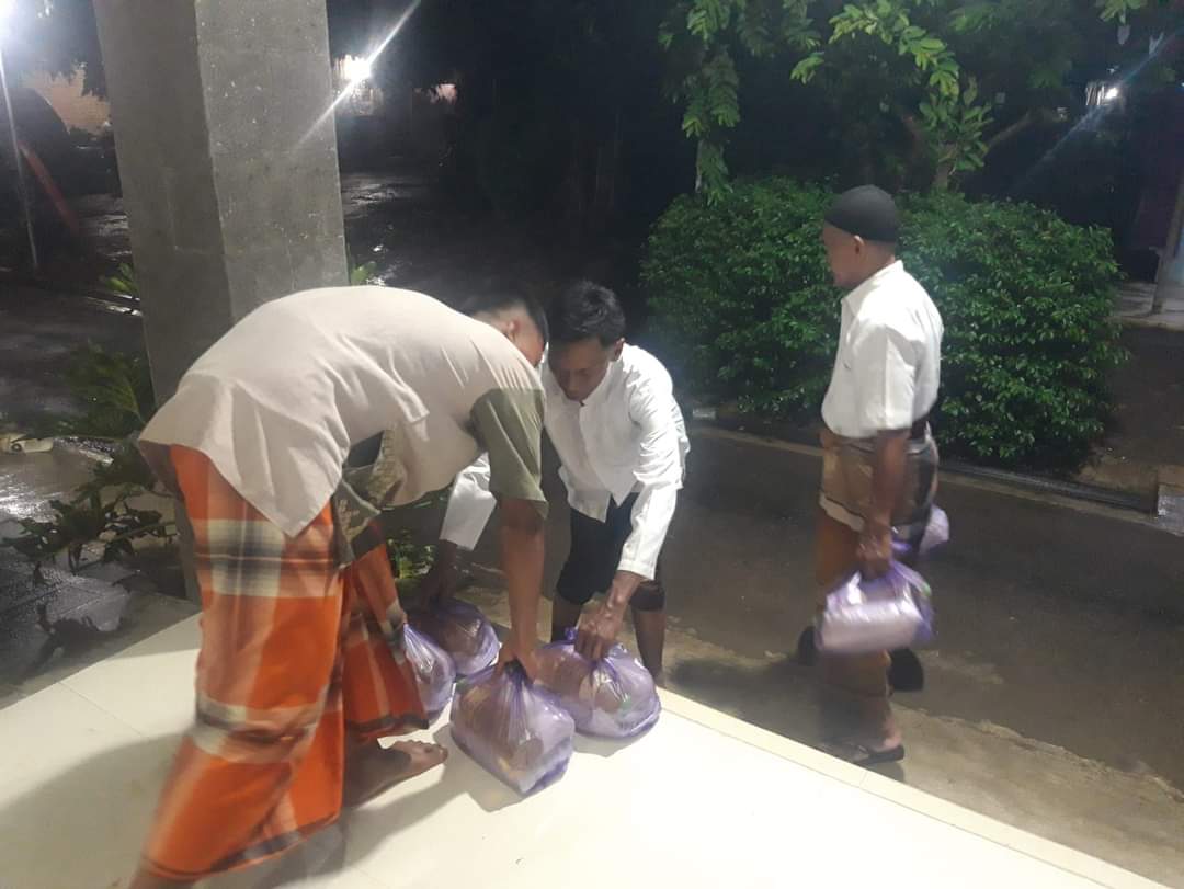 Tarawih di Masjid Muhammadiyah Al Kautsar Podo Penciran Kedungwuni Bisa Dapat Sembako