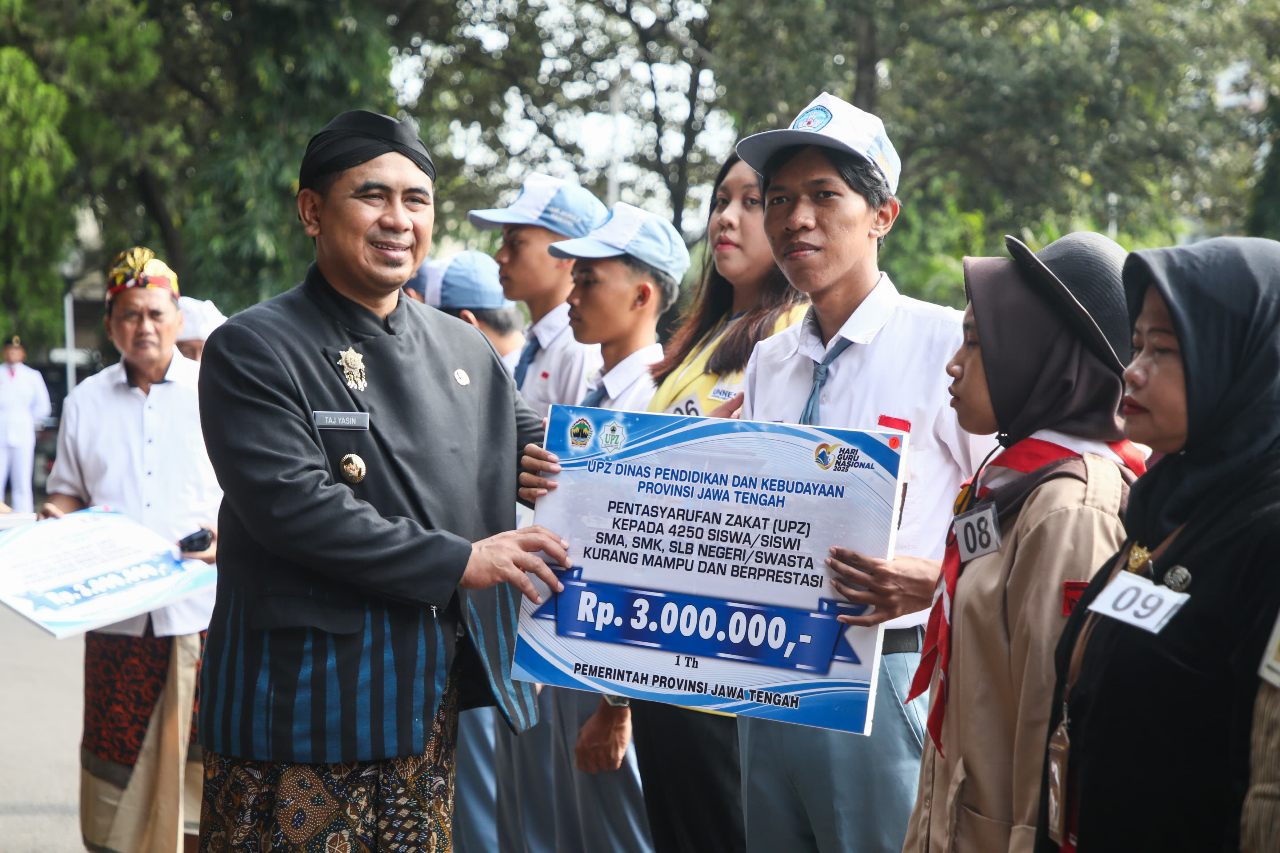 Peringati Hari Guru, Pemprov Jateng Beri Perhatian Penuh untuk Guru Non ASN dan Swasta