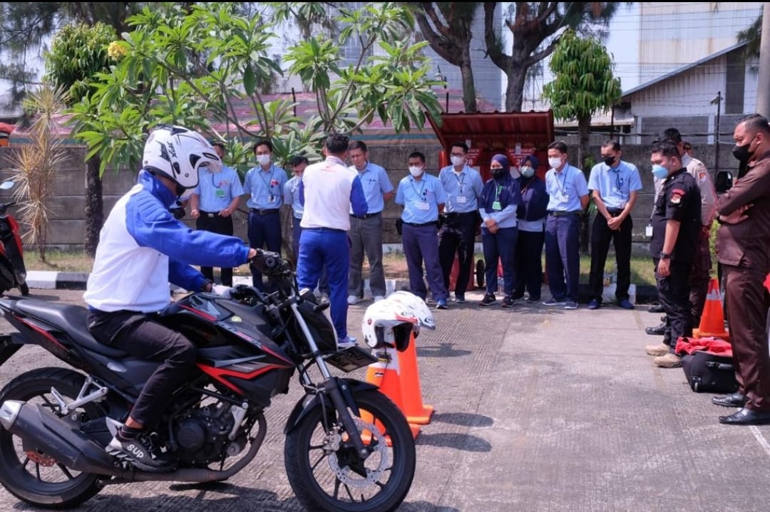 Ciptakan Budaya #Cari_Aman di Perusahaan, PT SAMI Ajak Karyawan Ikuti Training Safety Riding