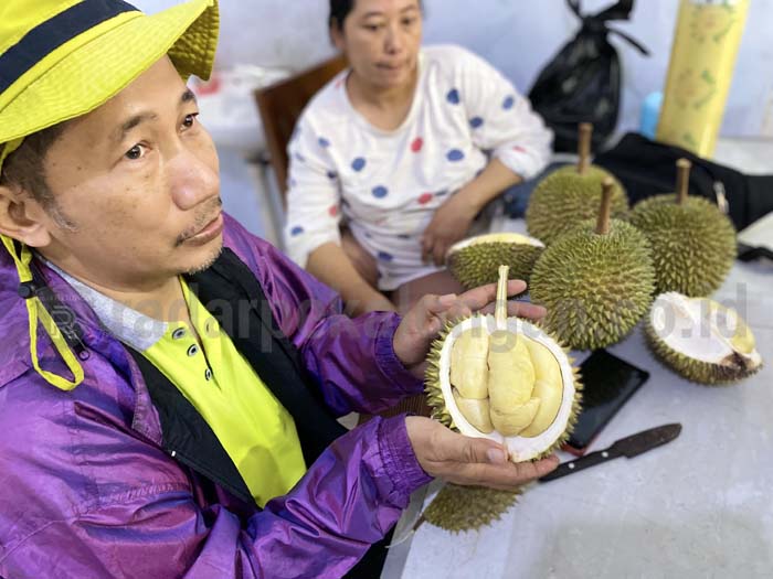 Lezatnya Durian Milky, Durian Lokal Batang Bercita Rasa Unggul