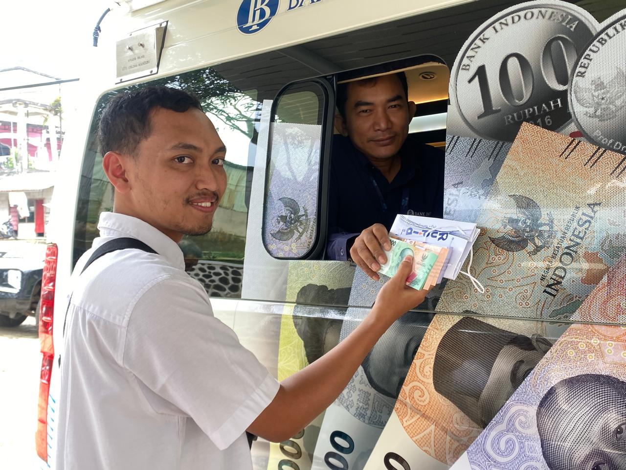 Pendaftaran via Online, Penukaran Uang Baru Rp 1,2 Miliar Ludes dalam 2 Jam di Batang Tanpa Berkerumun