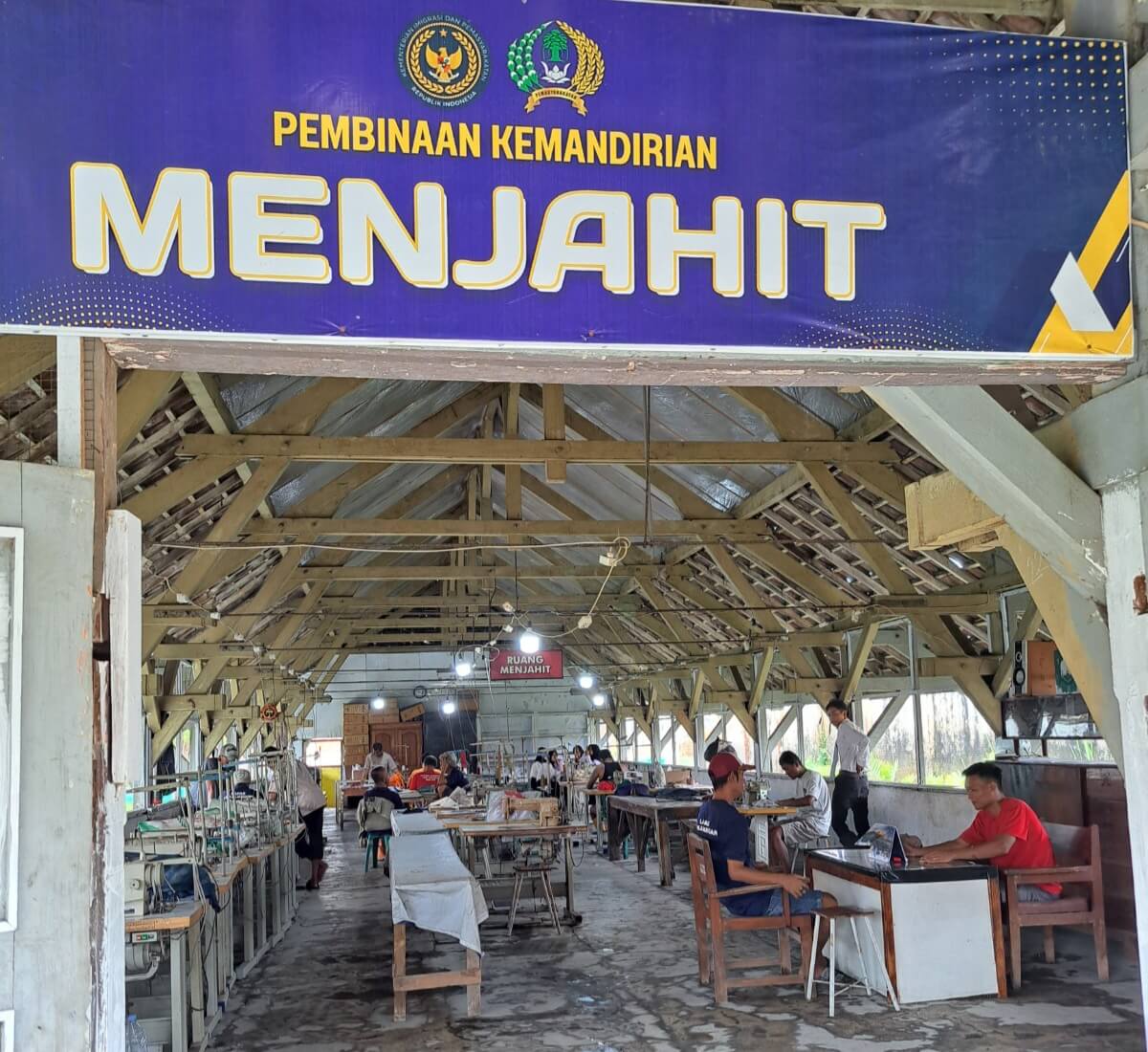 Warga Binaan Lapas Pekalongan Tekuni Keterampilan Menjahit sebagai Bekal Mandiri