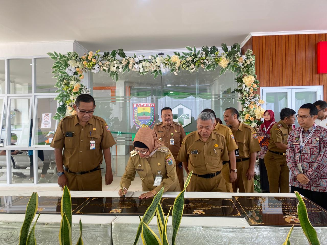 Punya Gedung Baru Berkonsep Green Building, Puskesmas Limpung Dipuji Mirip Rumah Sakit