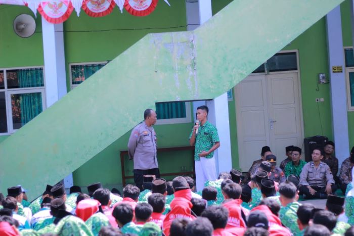 Polsek Wiradesa Beri Arahan Kenakalan Remaja di SMK 45 Kauman Wiradesa