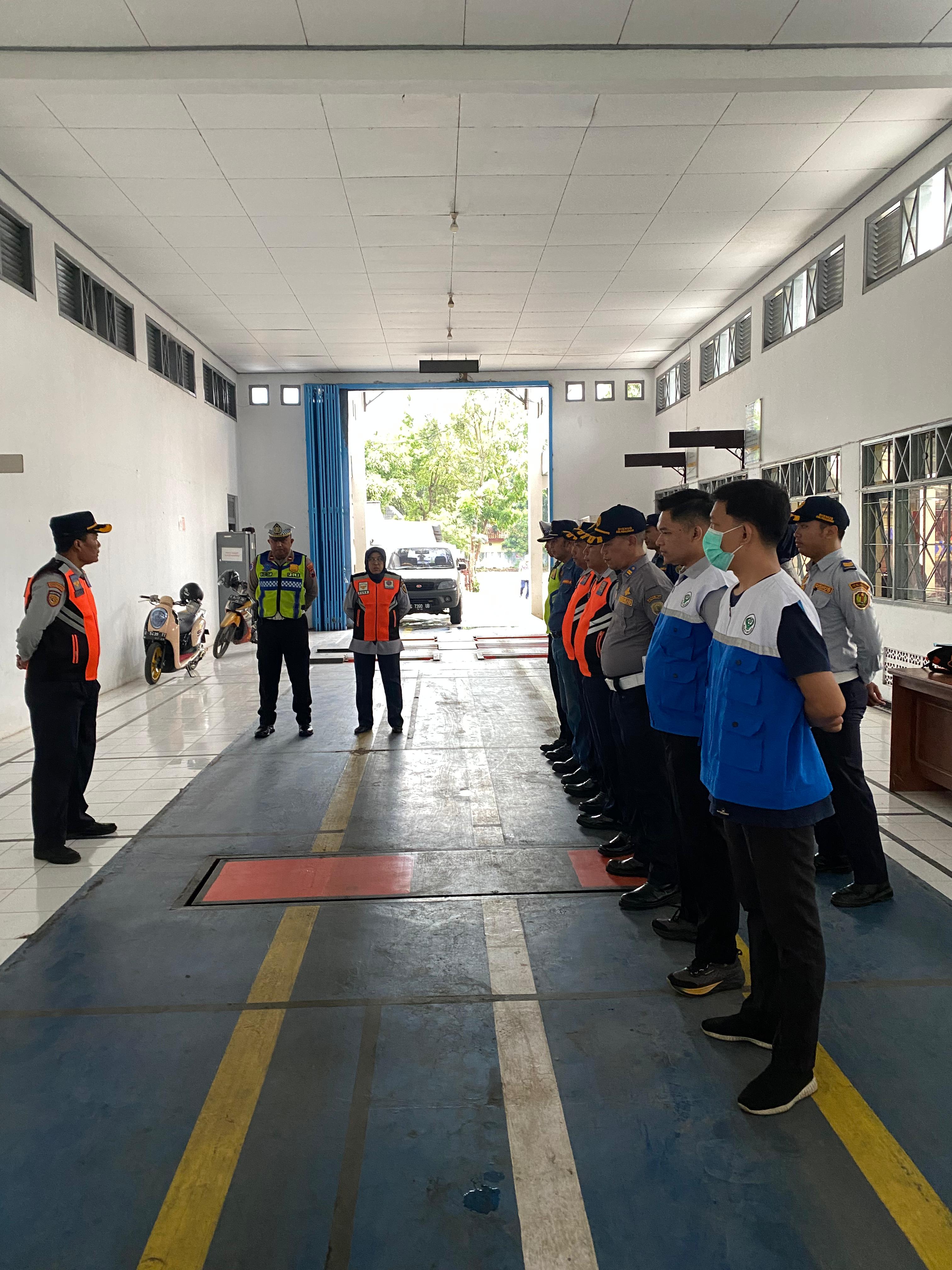 Tim Gabungan Gelar Ramp Check Angkutan Umum Jelang Nataru di Kabupaten Pekalongan